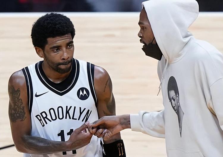 赛马率先冲 赛马率先冲