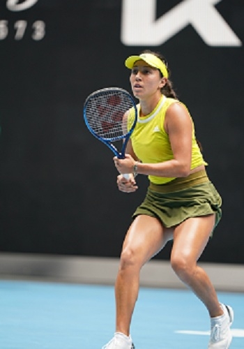 绩奠定了坚 绩奠定了坚